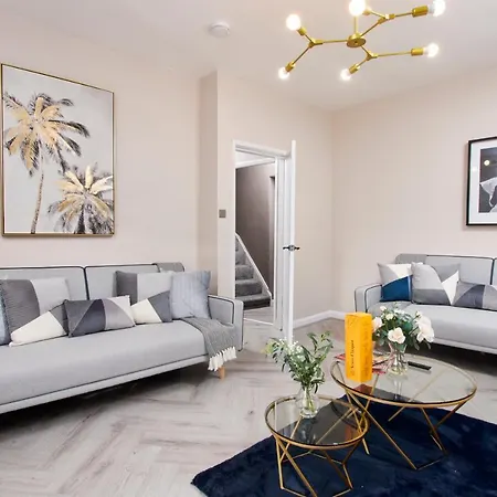 Stunning 3 Bed Duplex Apartment - Harbour Views شقة
