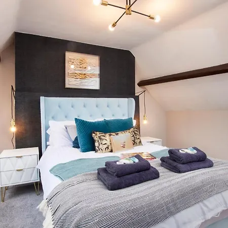 Stunning 3 Bed Duplex Apartment - Harbour Views شقة