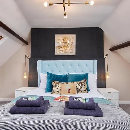 Stunning 3 Bed Duplex Apartment - Harbour Views شقة